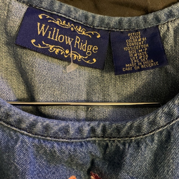 🌸 Willow Ridge Top🌸 - Picture 3 of 3